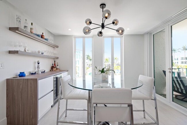 Building Photo - 100 SE 5th Ave