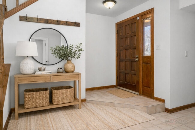 Building Photo - 107 E Winchester Rd