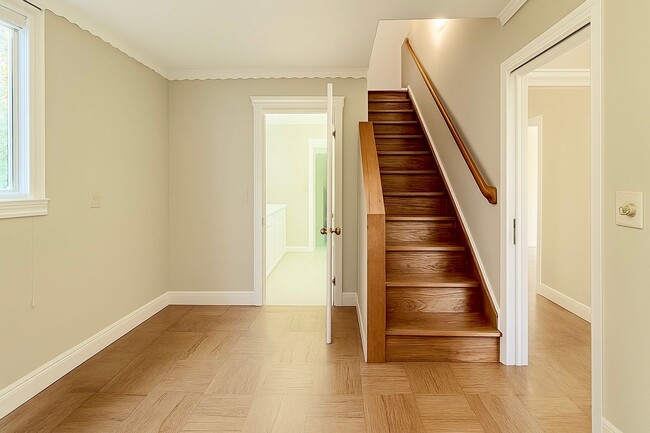 Building Photo - Updated MCM Gem in Adams Point