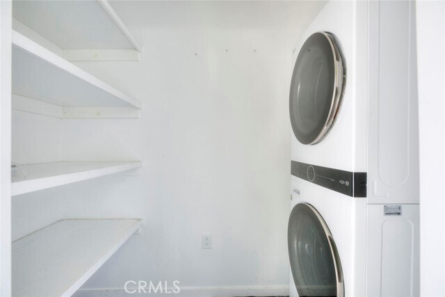 Building Photo - 353 N Mariposa St