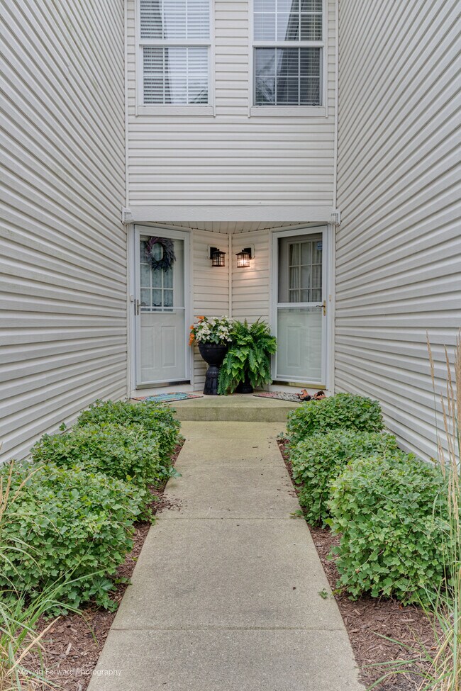 Building Photo - 2417 Stoughton Cir