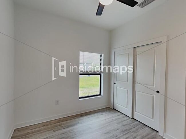 Building Photo - 1131 Abrams Blvd