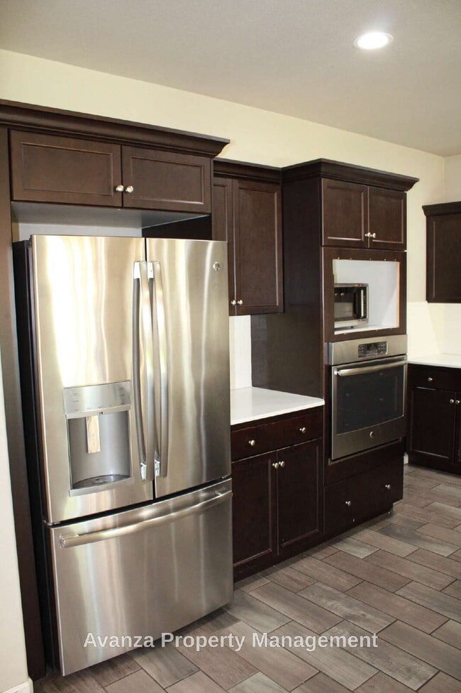 Building Photo - 4 Bed/2.5 Bath - Home for Rent Rent: $3,195/month Security Deposit: $3,295 Clovis East High Schoo...