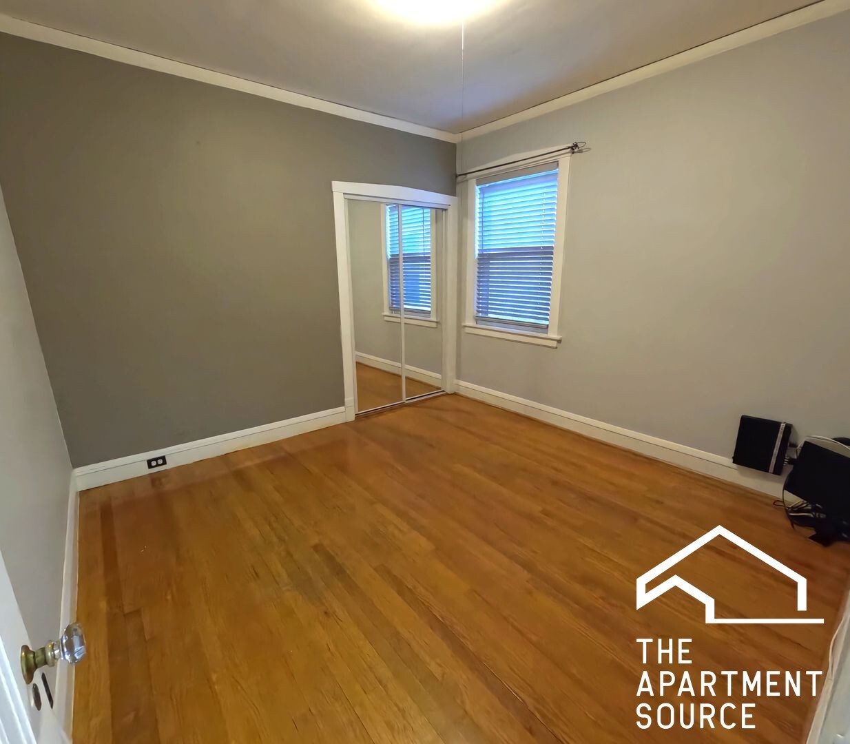 Building Photo - 3117 N Mango Ave