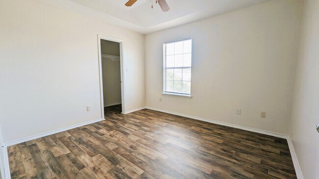 Building Photo - 813 W Arroyo Park Ln