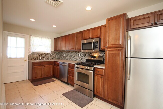Building Photo - 2217 Mt Hope Ln