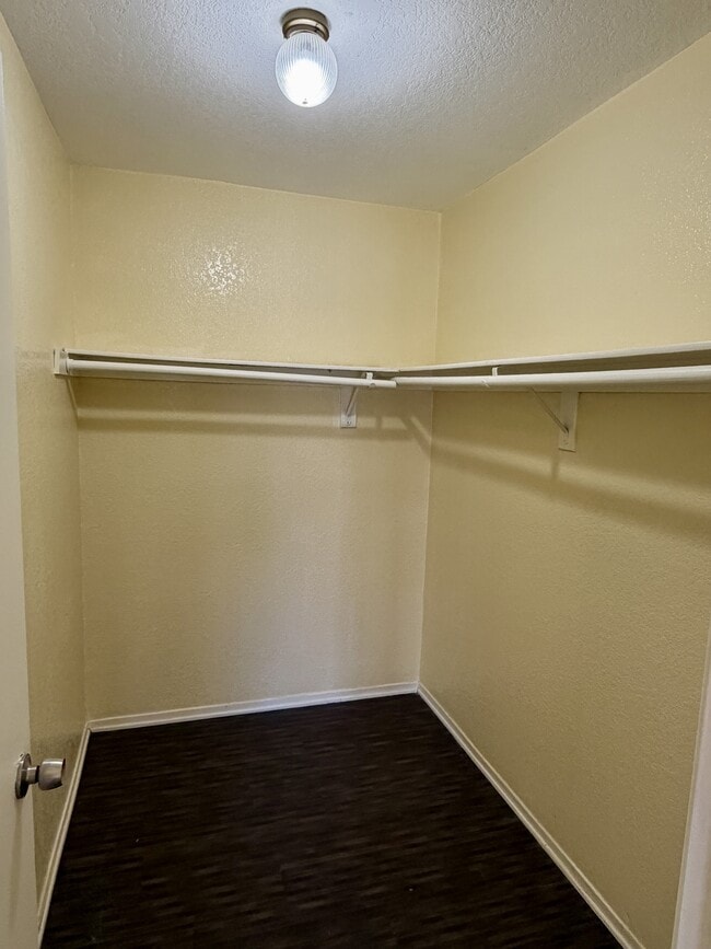 Building Photo - 15680 Shadow Mountain Ln