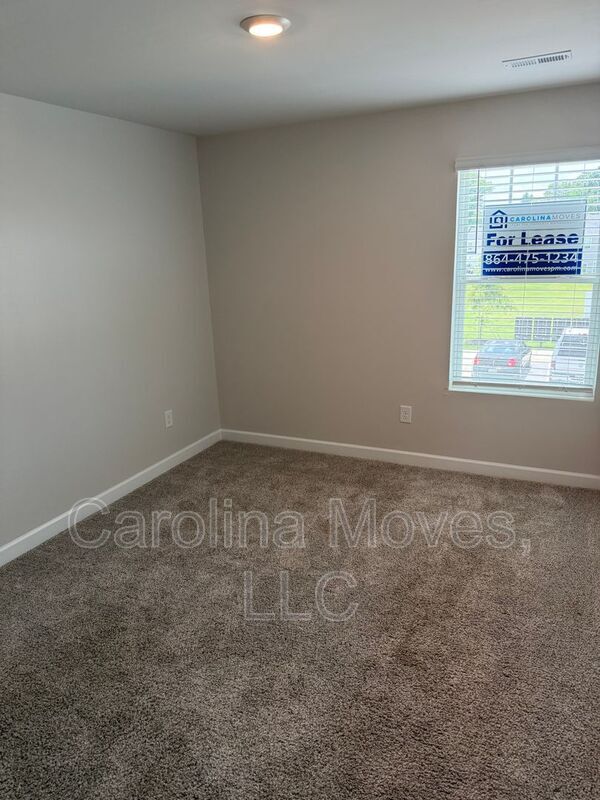 Building Photo - 206A Telford Dr.