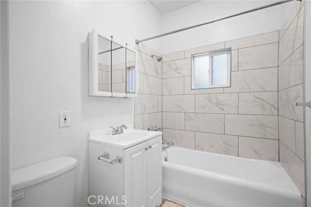 Building Photo - 228 S Kenwood St