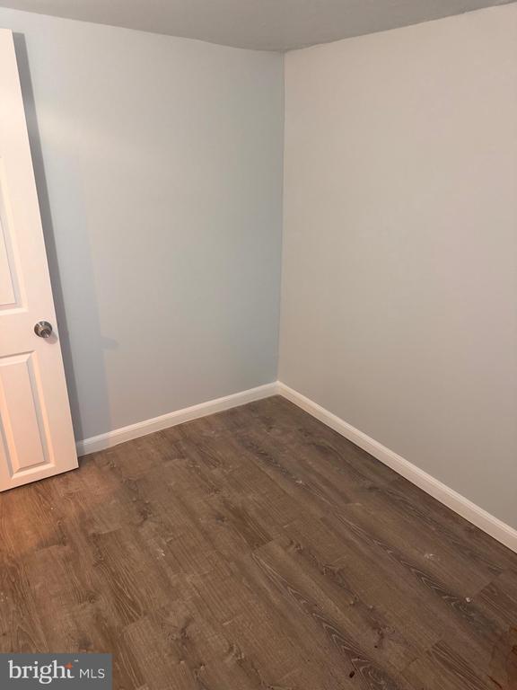 Building Photo - 5200 Ready Ave