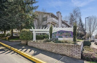 Building Photo - 2bd/2ba Woodinville Condo