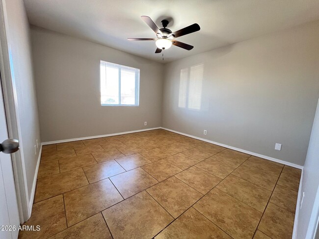 Building Photo - 551 W Gail Dr