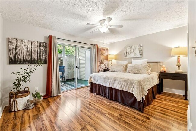 Building Photo - 6808 Glenridge Dr