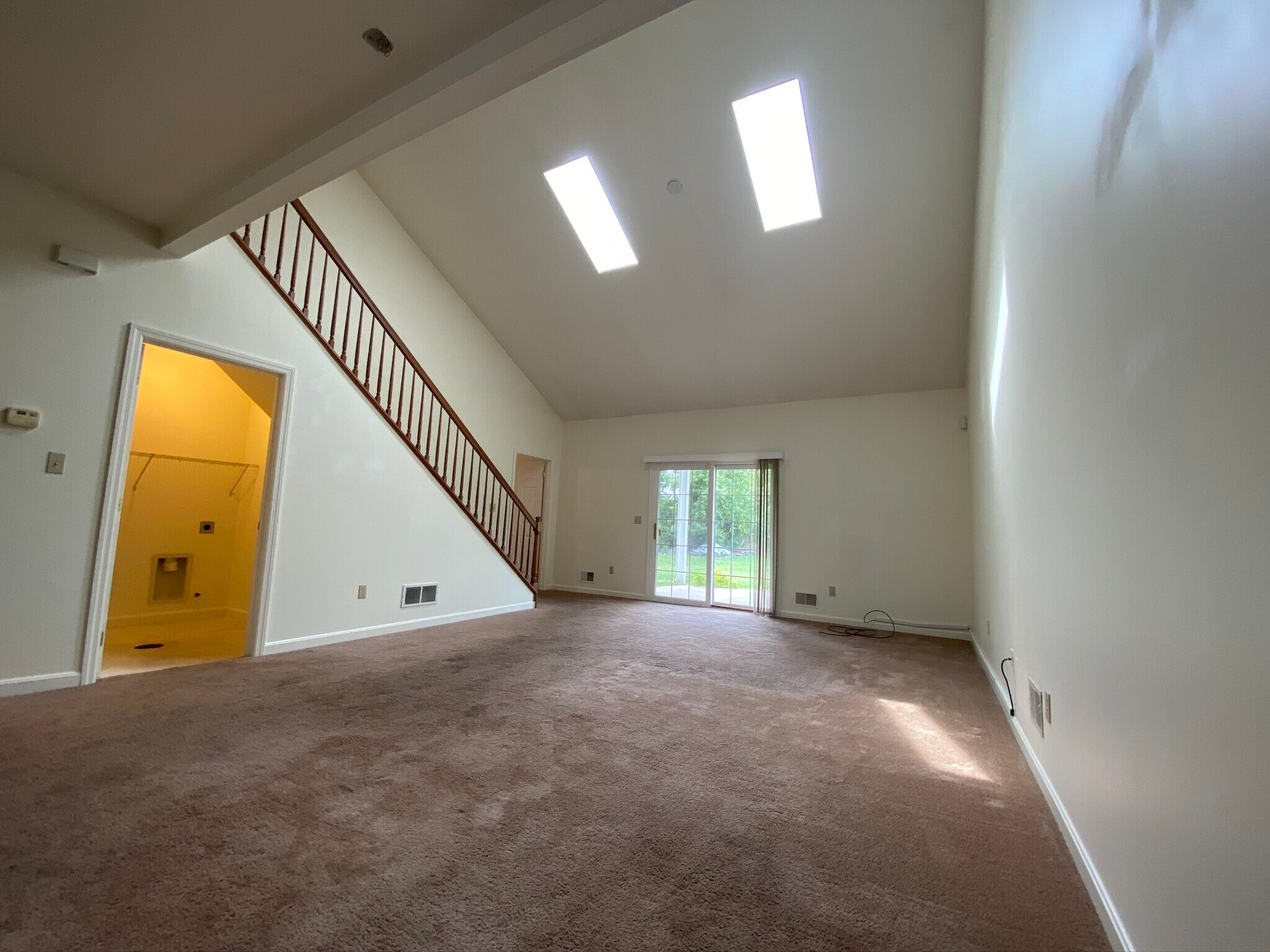 Building Photo - 106 Amber Ln