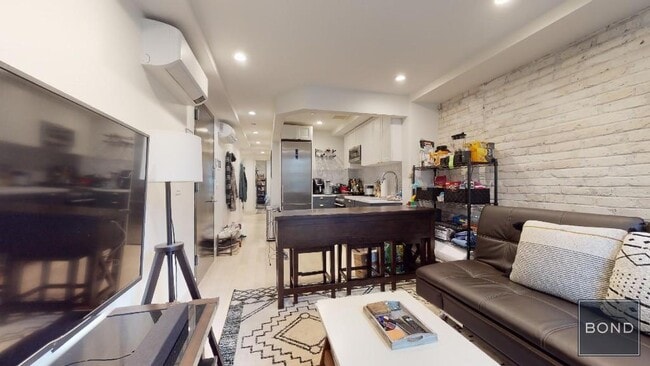 Primary Photo - 21 Avenue B