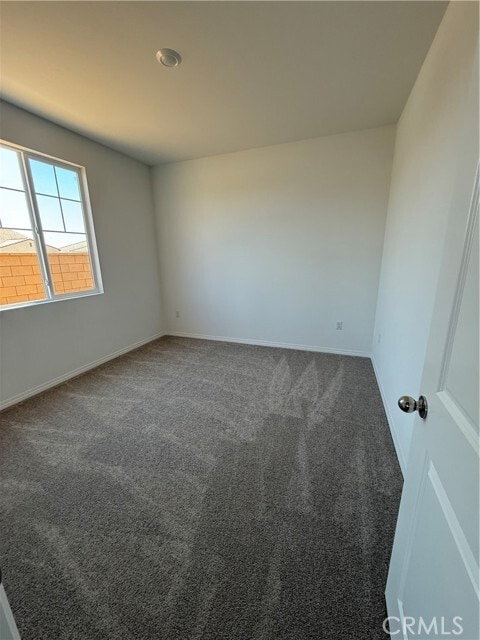 Building Photo - 333 Sunny Oak Ln