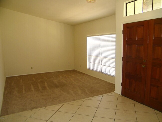 Building Photo - 10533 E Bella Vista Dr