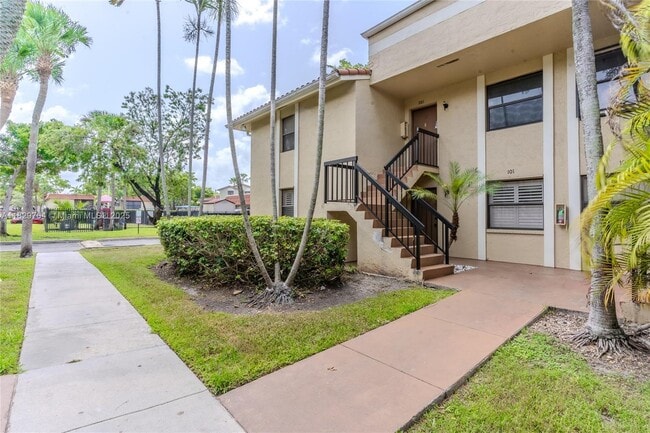Building Photo - 9802 Hammocks Blvd