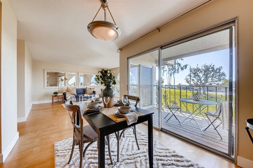 Open concept dining off the kitchen and opening up to the patio (property is unfurnished) - 916 Caminito Estrada