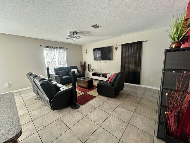 Building Photo - 17345 White Mangrove Dr