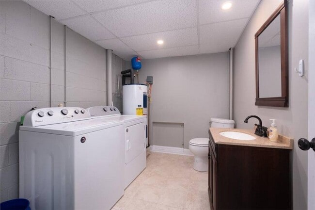 Building Photo - 7206 Sawyer Rd