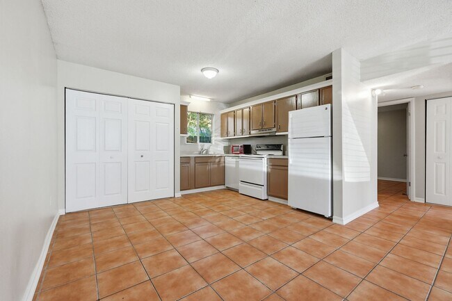 Building Photo - Charming 2 Bedroom in Prime Location!