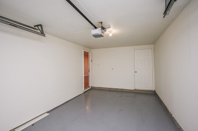 Building Photo - 2143 Wolftrap Ct