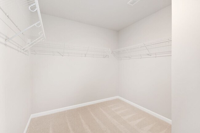 Building Photo - Move-In Ready 4-Bedroom Townhome in Rosedale!