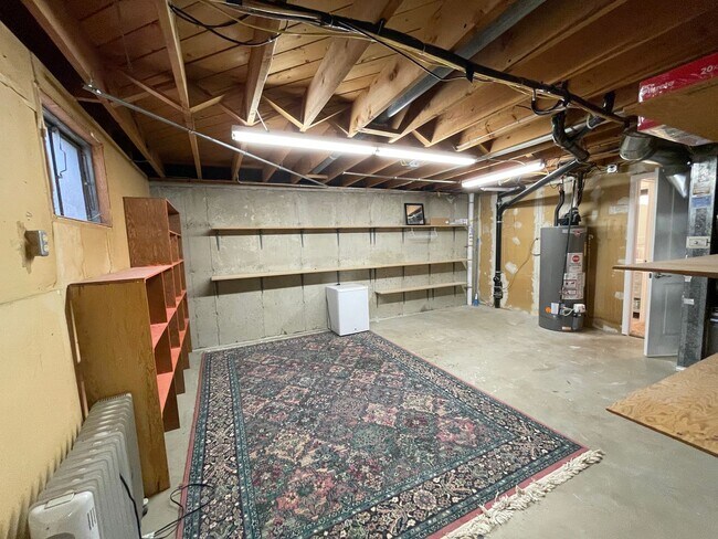 Building Photo - Show Stopper!