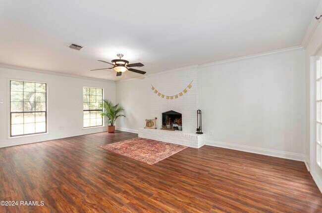 Building Photo - 308 Burdin Rd