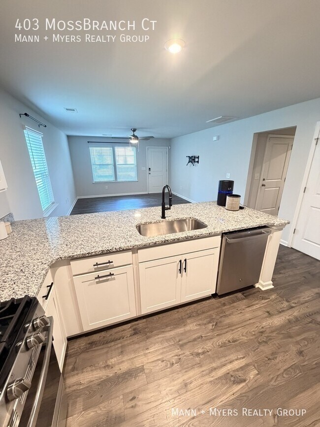 Building Photo - 403 Moss Branch Ct