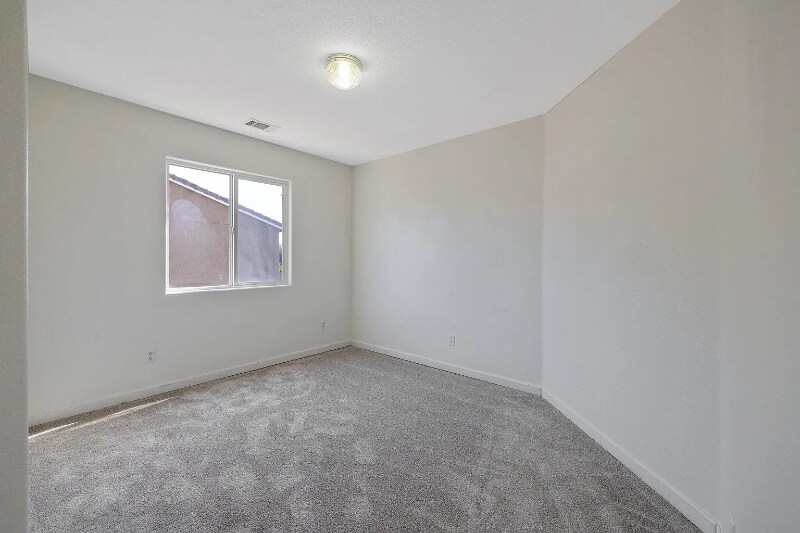 Building Photo - 3225 N Mendonca St