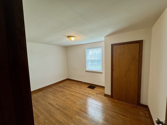 Building Photo - 1393 Saratoga Ave