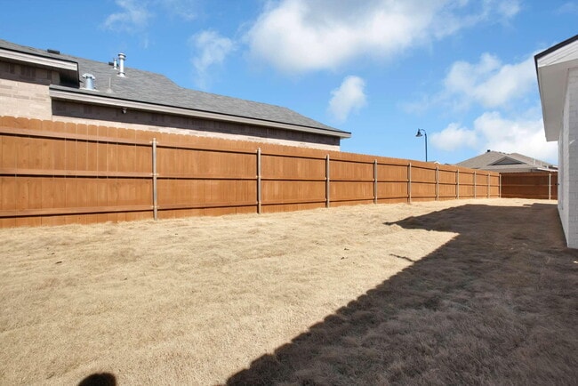 Building Photo - 402 E 30th St