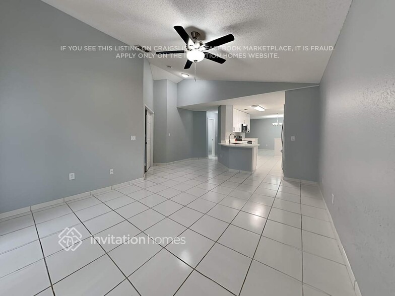 Building Photo - 1658 SW 158th Ave