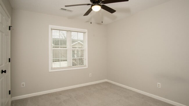 Building Photo - 155 Lewis Ln