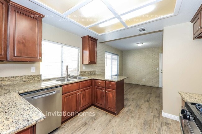 Building Photo - 8770 Buckeye Ct