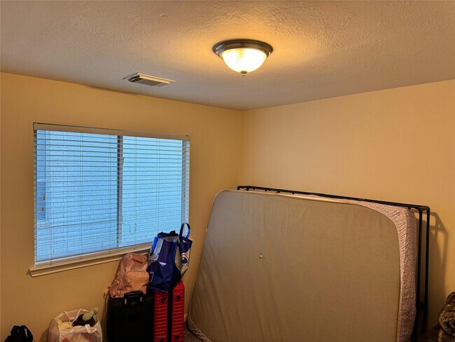 Building Photo - 835 Dracena Ct