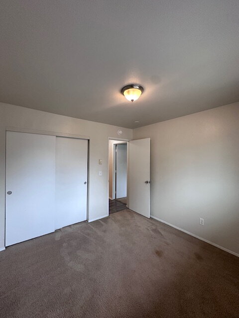 Building Photo - Charming 2-Bedroom Apartment with Modern Comforts on SE Division St.