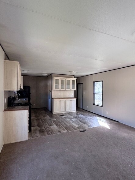 Building Photo - 1 Leila Dr