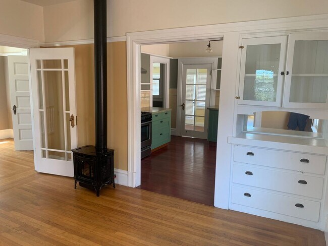 Building Photo - 1915-1919 Berkeley Way