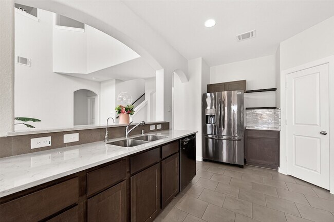 Building Photo - 6803 Alamitos Ct