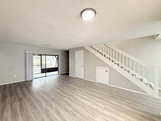 Building Photo - 2820 S Pines Dr