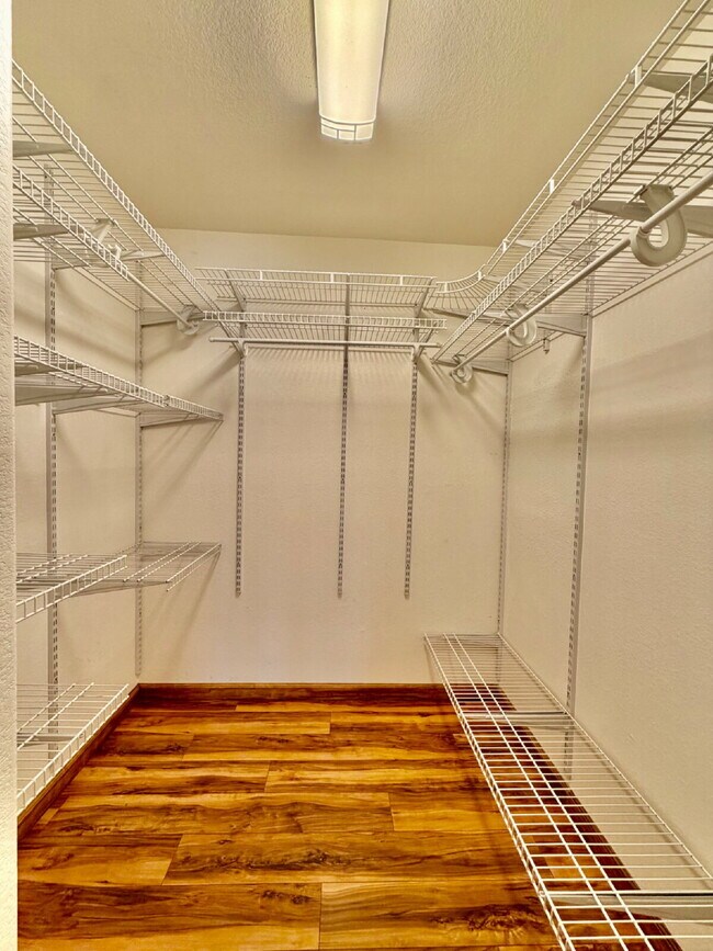 Building Photo - UPGRADED 2 BEDROOM TOWNHOME | SOLAR + PRIVATE YARD | SILVERADO RANCH / HENDERSON