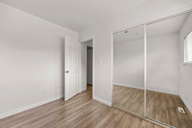 Building Photo - 1615 Cottonwood Dr