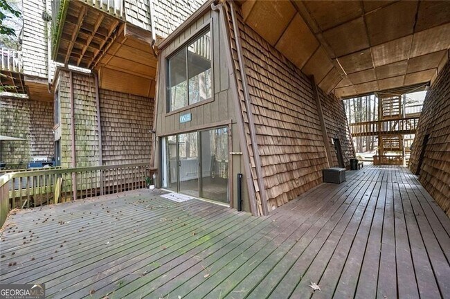 Building Photo - 3200 Rim Cove Dr