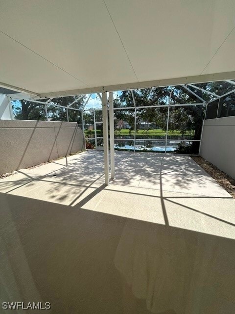 Building Photo - 5565 Cove Cir