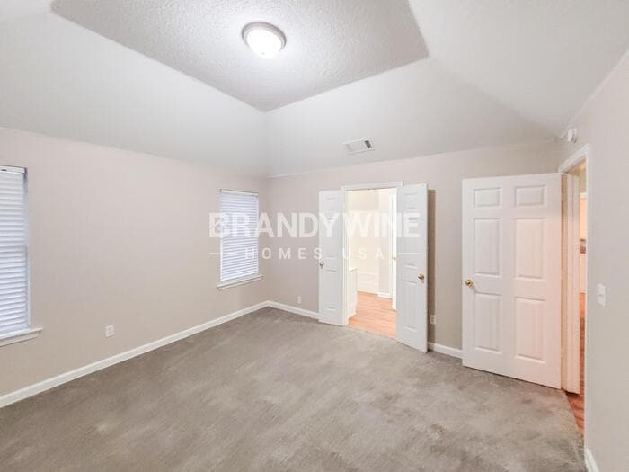 Building Photo - 3962 Sunset Lake Cove