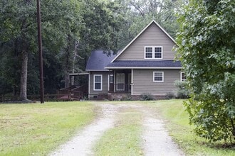 Building Photo - 13351 Park Ave