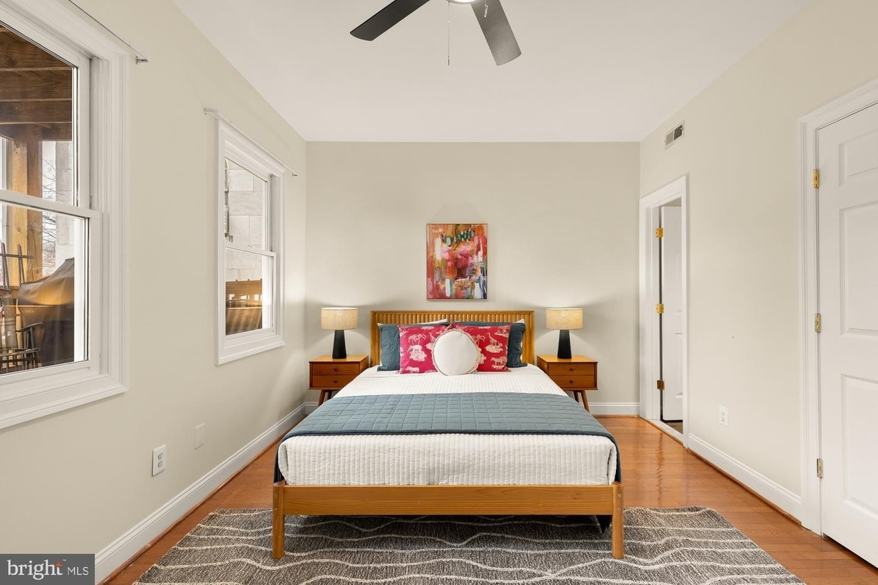 Building Photo - 1512 Park Rd NW